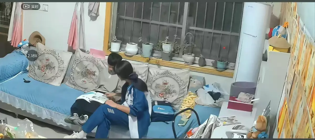 《来自姐姐的爱》无删减完整版在线播放-高清正片免费下载看全集-姐姐管教弟弟暖心互动日常-来自姐姐的爱真实瞬间全收录