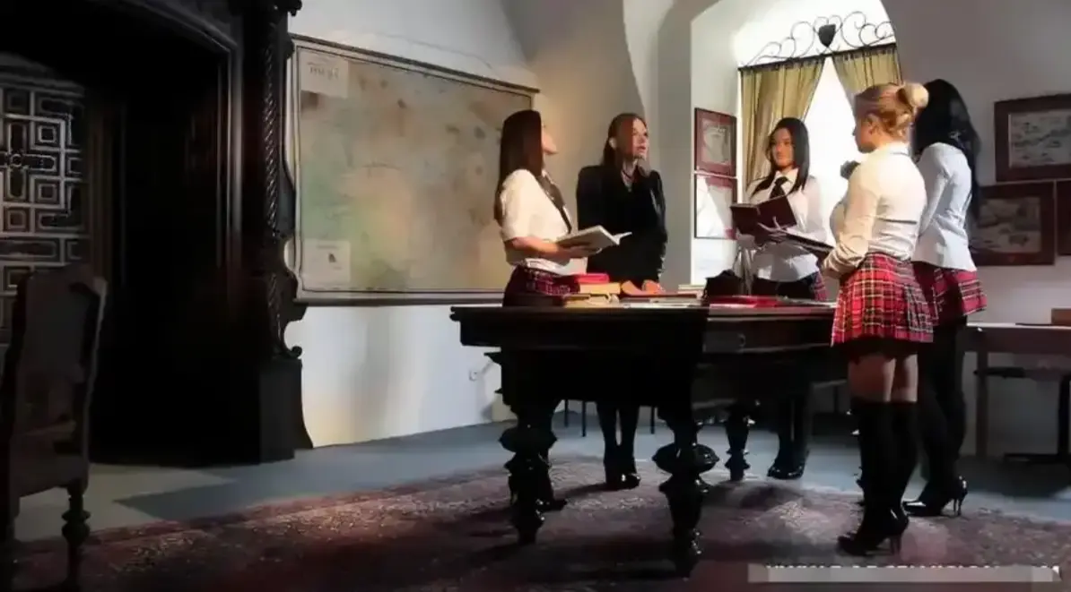 《俄罗斯美女学院》全季无删减资源-俄罗斯美女学院爱情喜剧在线观看-校园恋爱HD高清画质-网盘资源免费下载
