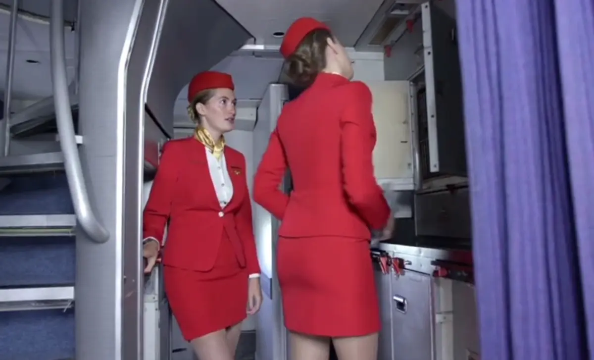 《法国空姐(多塞尔航空)》无删减版高清在线观看-法国空姐2019电影完整版免费看-1080P高清画质无广告播放