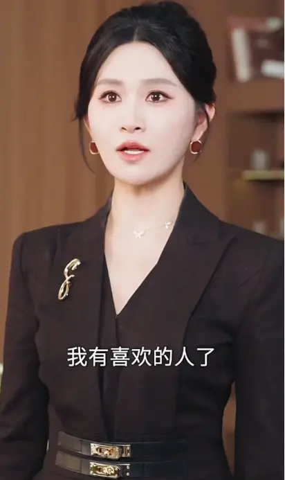 《高手回归，给美女总裁当弟弟》短剧全季完整版-高手回归给美女总裁当弟弟全集高清免费看-1080P无删减在线播放-无广告畅享高清资源